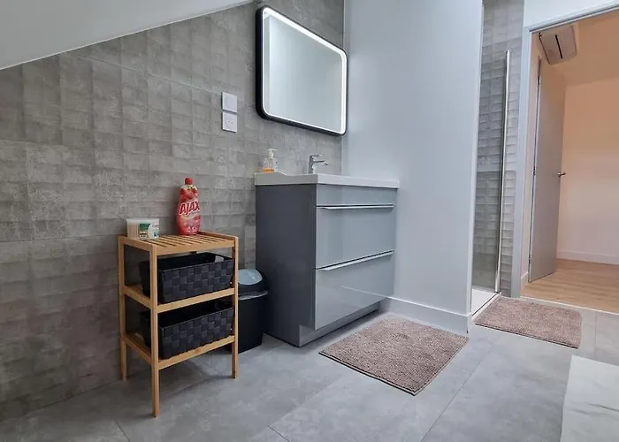 Spacieux T3 Neuf Au Calme Proche Toutes Commodites Apartment *